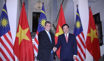Phó Thủ tướng Phạm Bình Minh hội đàm với Bộ trưởng Ngoại giao Malaysia
