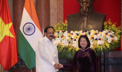Phó Chủ tịch nước Đặng Thị Ngọc Thịnh chủ trì lễ đón chính thức Phó Tổng thống Ấn Độ