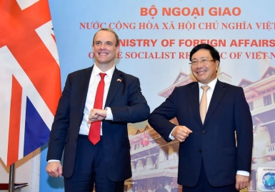 Phó Thủ tướng Phạm Bình Minh đón, hội đàm với Bộ trưởng Ngoại giao và Phát triển Anh Dominic Raab