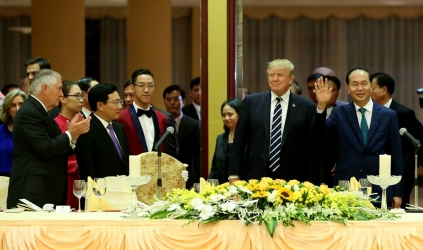 Chủ tịch nước Trần Đại Quang chiêu đãi Tổng thống Mỹ Donald John Trump ngày 11/11/2017 tại Trung tâm Hội nghị Quốc tế.